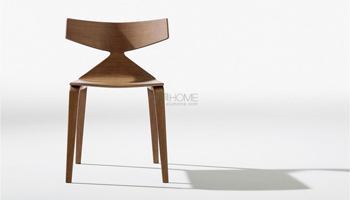 SAYA-4-WOOD-LEGS餐椅