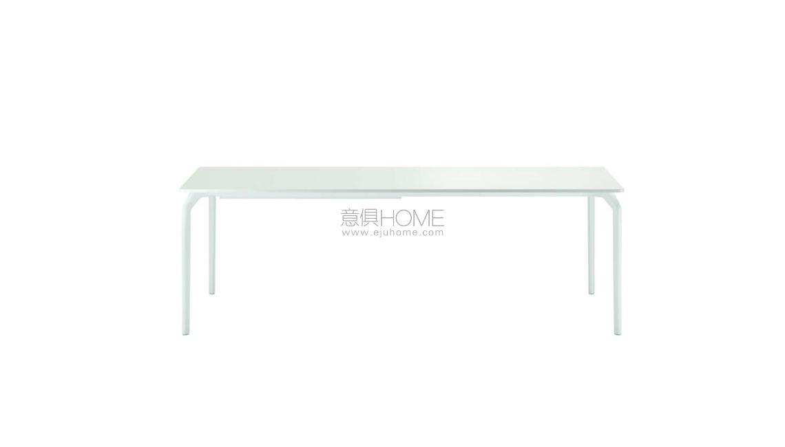 TEC 900E - 640 桌子