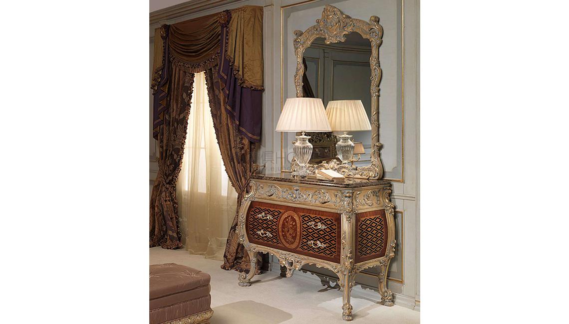 Classic chest of drawers Louis XV style 邊柜