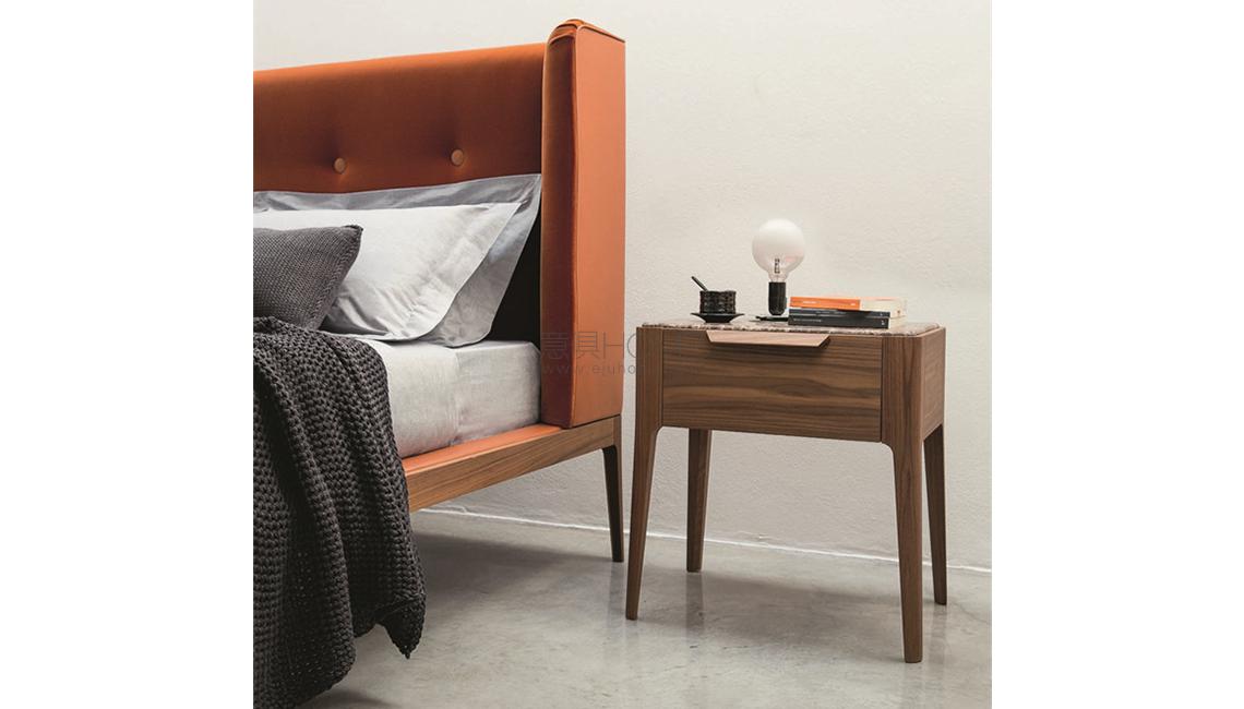 Ziggy Night床頭柜