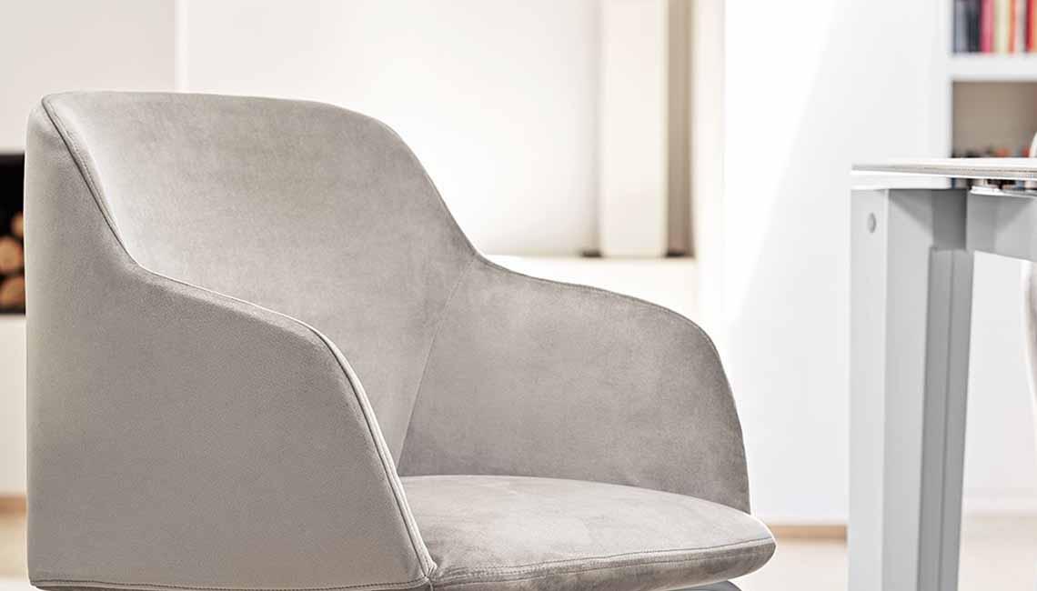 CALLIGARISSwivelling armchair旋轉扶手椅