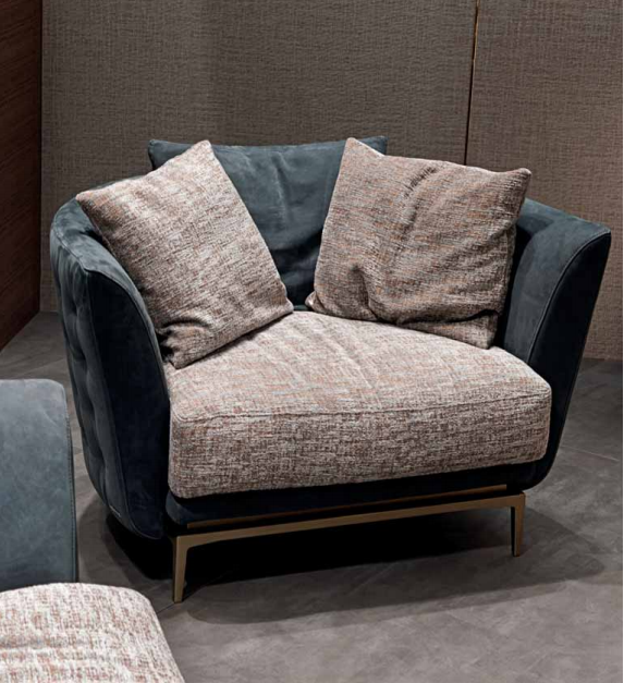 VISIONNAIRELEGEND QUILTED休閑椅