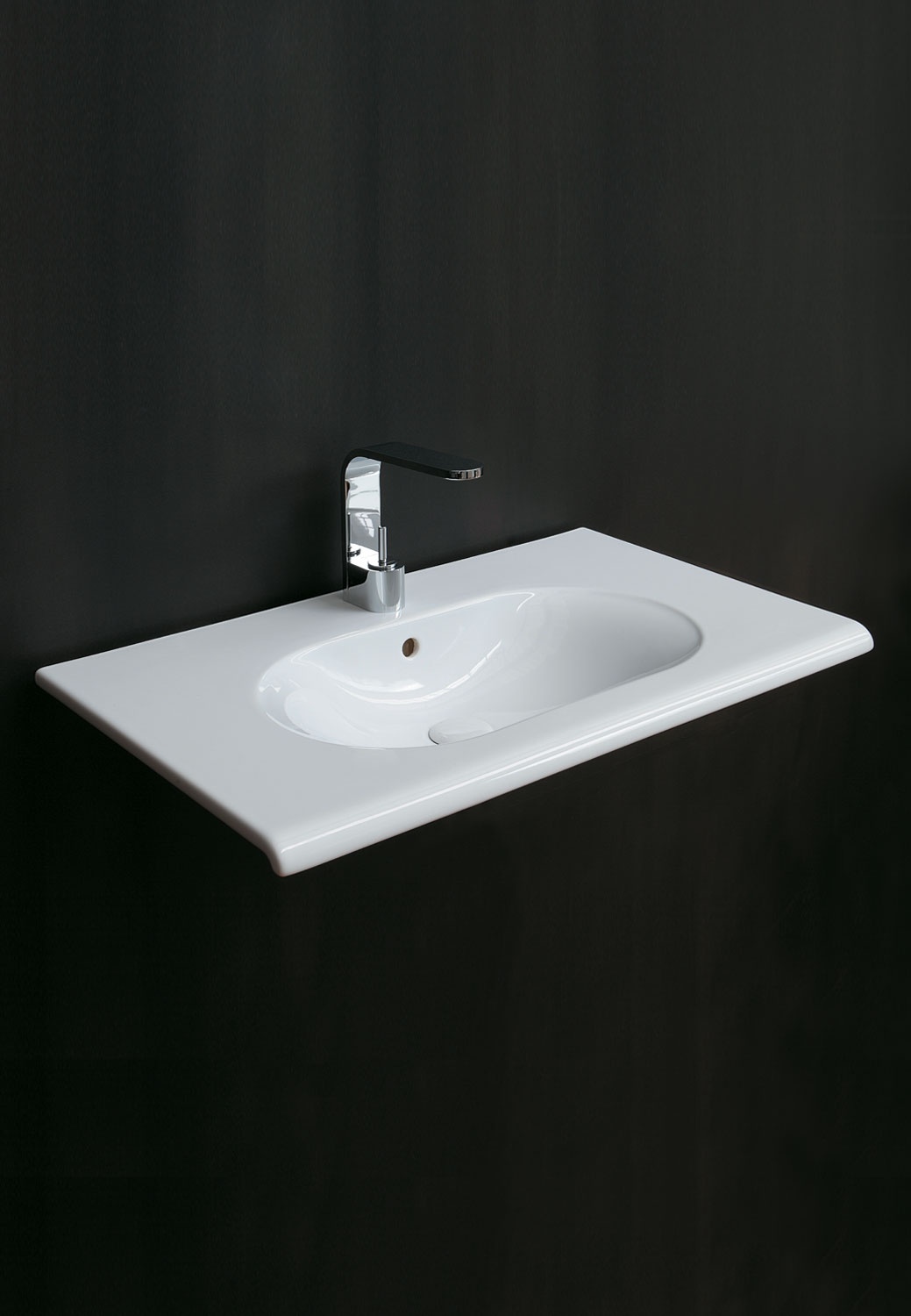 Fluid壁掛式洗臉盆