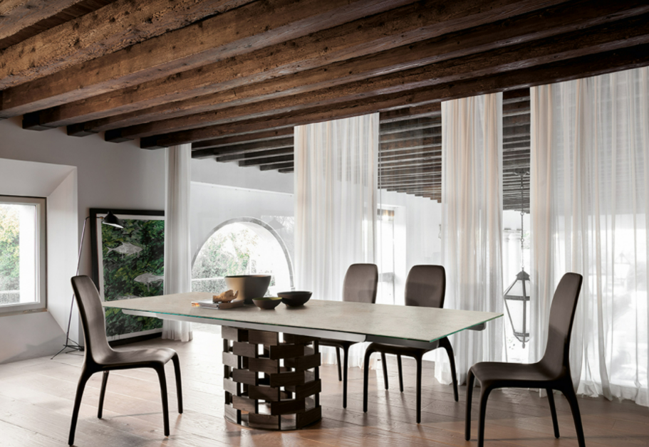 Colosseo & Big Colosseo餐桌