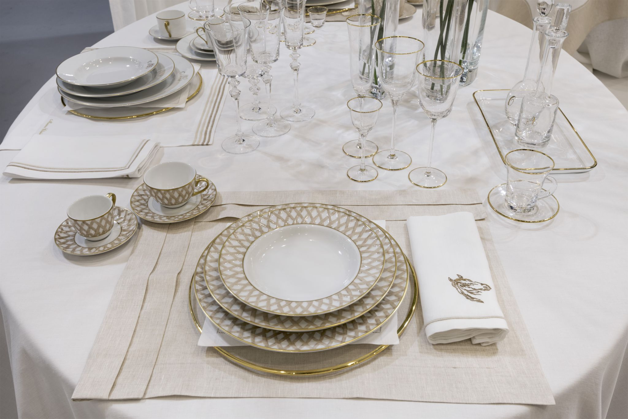 MAISON CLAIREMODELLO PIEGHE餐具