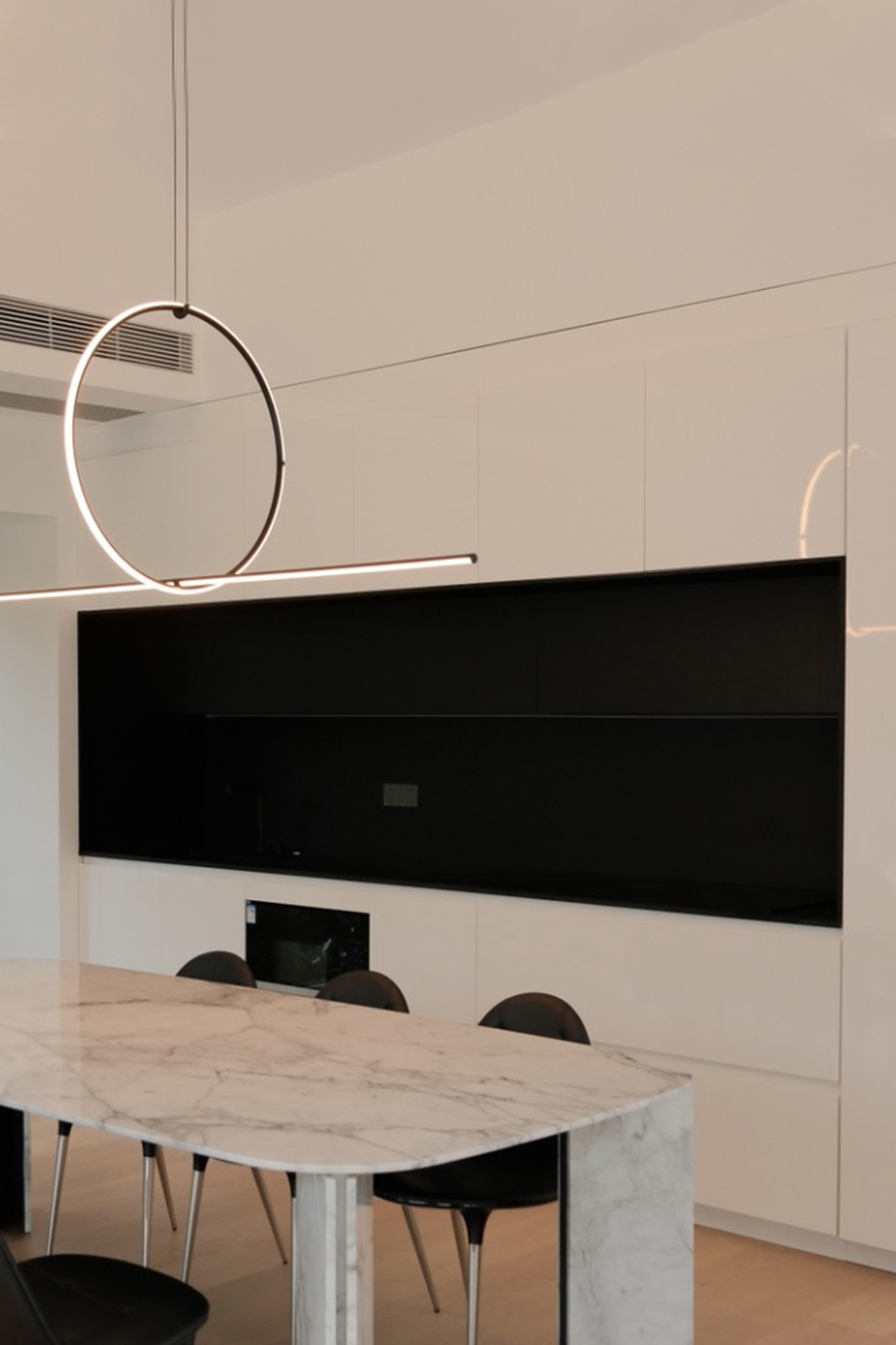 【杭州湖濱排屋精品案例】現代極簡風ARRITAL品牌的櫥柜美學